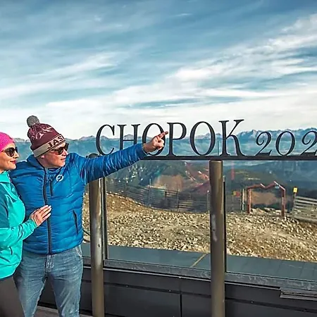 Noc Na Chopku, Rotunda 4*