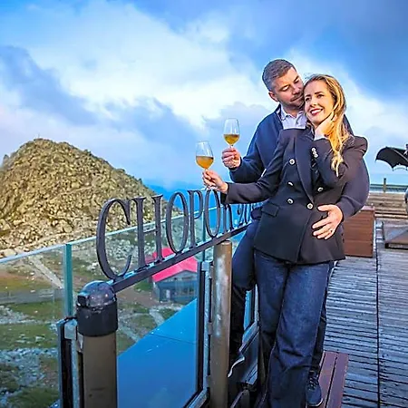 Noc Na Chopku, Rotunda 4*